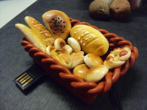 Хлебные флешки Bread Basket Thumb Driv'z