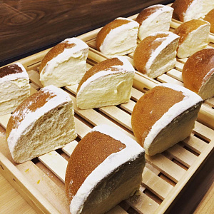 Австрийские булочки со сливочным сыром от пекарни Guschlbauer