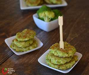 Пирожки с брокколи и сыром пармезан Cheesy Broccoli
